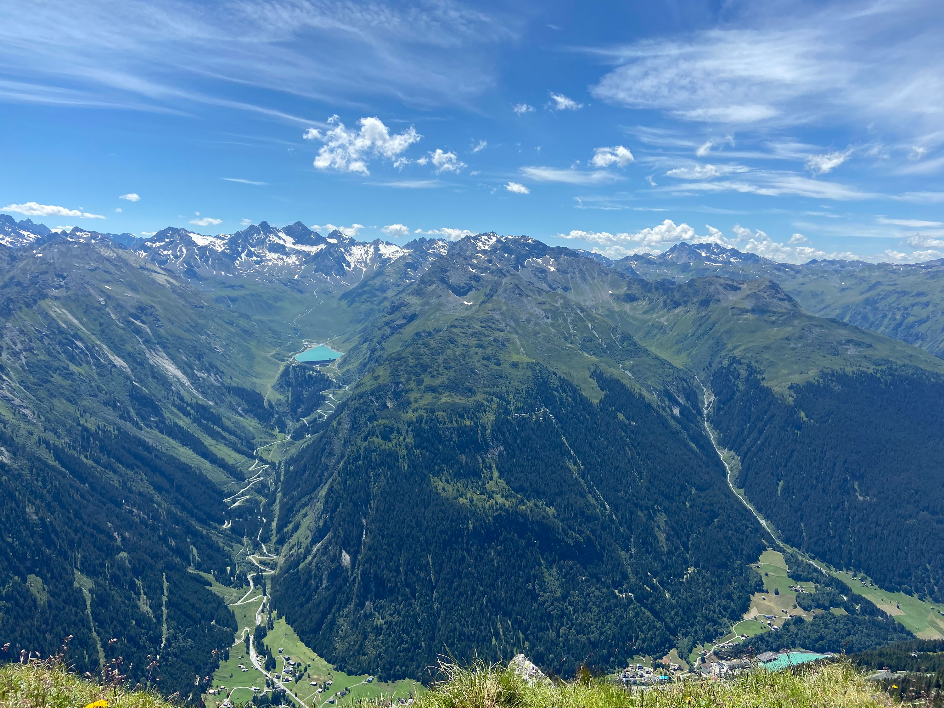 Berglandschaft aus der Höhe fotografiert