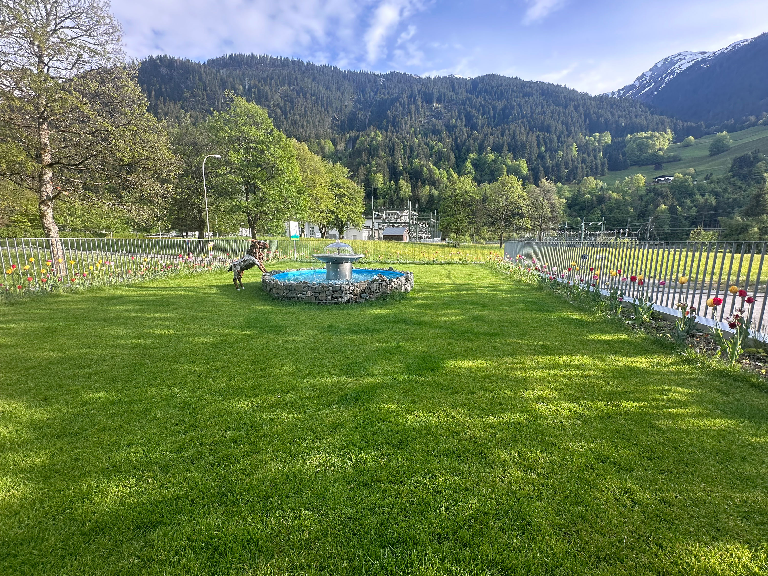 Garten mit Brunnen